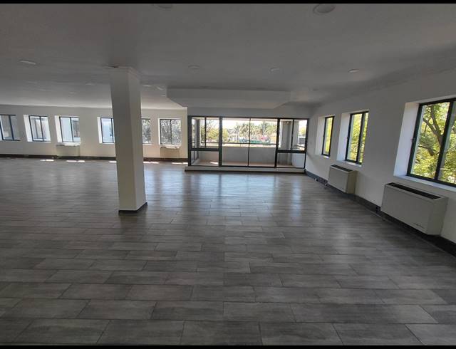 198M² OFFICE TO LET IN BRYANSTON